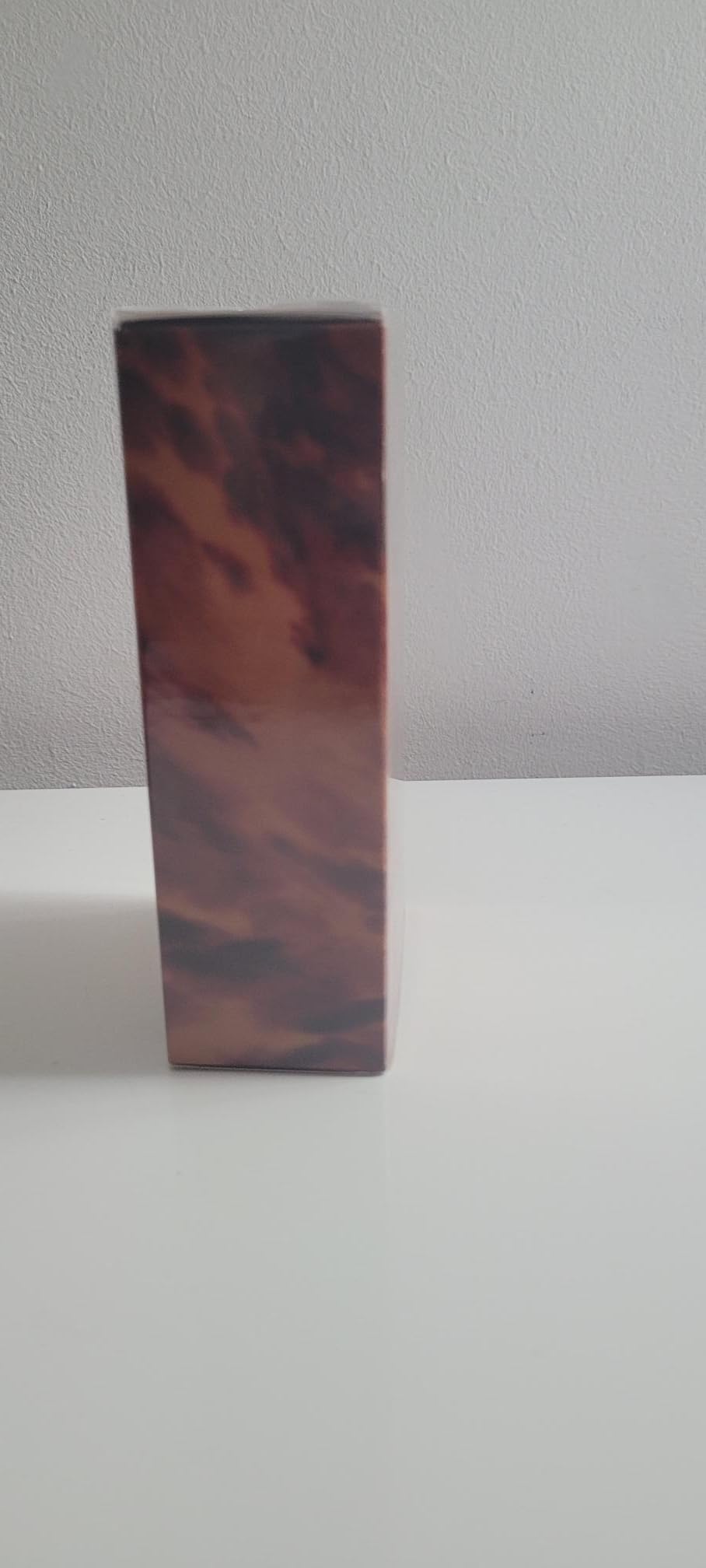 Eau De Toilette Spray 8.1 oz T220