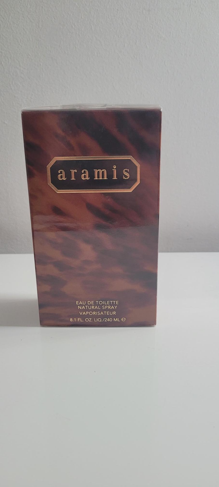 Eau De Toilette Spray 8.1 oz T220