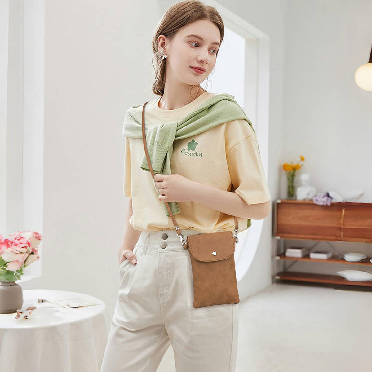Small Leather Crossbody Bag with Adjustable Strap S559918