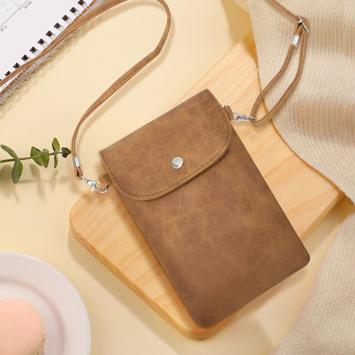 Small Leather Crossbody Bag with Adjustable Strap S559918